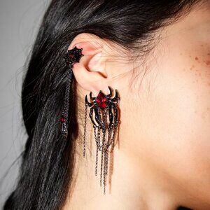 NWT Urban Outfitters Spider Statement Mismatched Earrings
